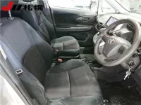 Toyota WISH лот № 1067 оценка 3.5  с аукциона в Японии 4