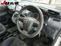 Toyota WISH лот № 1067 оценка 3.5  с аукциона в Японии 2