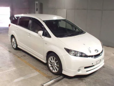 Toyota WISH  с аукциона в Японии