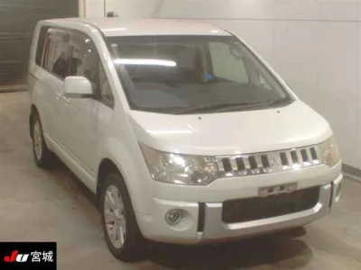 Mitsubishi DELICA D5  с аукциона в Японии