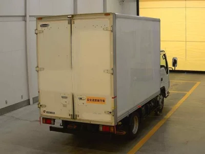 Isuzu ELF  с аукциона в Японии