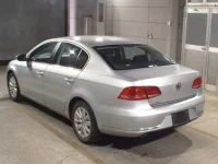 Volkswagen PASSAT лот № 8447 оценка 3.5  с аукциона в Японии 1