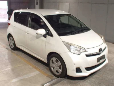 Toyota RACTIS  с аукциона в Японии