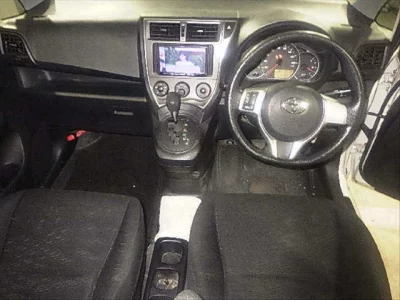 Toyota RACTIS  с аукциона в Японии