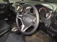 Honda FIT лот № 3057 оценка 3  с аукциона в Японии 7