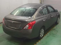 Nissan LATIO лот № 53 оценка 3.5  с аукциона в Японии 6