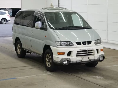 Mitsubishi DELICA  с аукциона в Японии