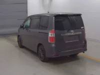 Toyota NOAH лот № 7043 оценка 3.5  с аукциона в Японии 1
