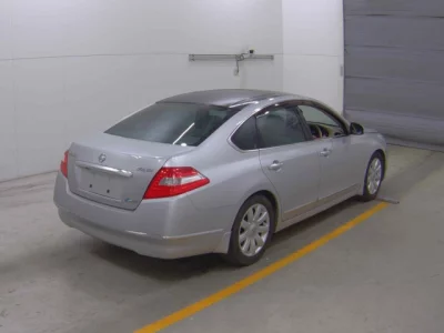 Nissan TEANA  с аукциона в Японии