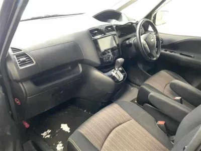 Nissan SERENA  с аукциона в Японии