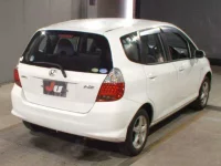Honda FIT лот № 8476 оценка 3.5  с аукциона в Японии 4