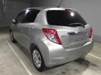 Toyota VITZ лот № 3083 оценка 3.5  с аукциона в Японии 3