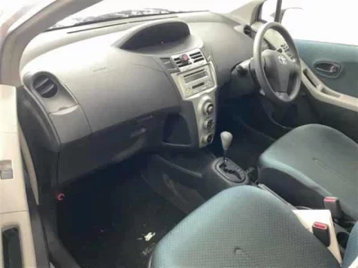 Toyota VITZ  с аукциона в Японии