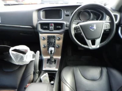 Volvo V40  с аукциона в Японии