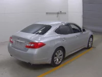 Nissan FUGA лот № 8016 оценка 3  с аукциона в Японии 3