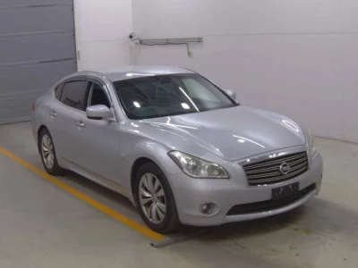 Nissan FUGA  с аукциона в Японии