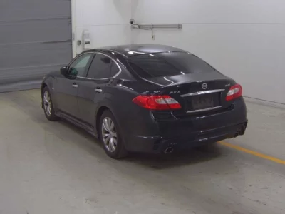 Nissan FUGA  с аукциона в Японии