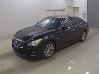 Nissan FUGA  с аукциона в Японии