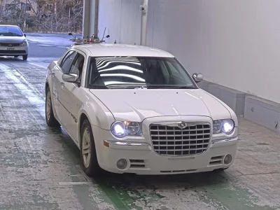 Chrysler 300C  с аукциона в Японии