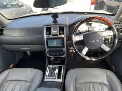 Chrysler 300C  с аукциона в Японии