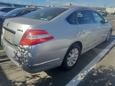 Nissan TEANA  с аукциона в Японии