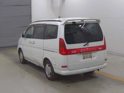 Nissan SERENA  с аукциона в Японии