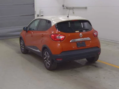 Renault Captur  с аукциона в Японии