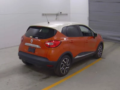Renault Captur  с аукциона в Японии
