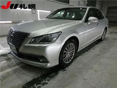 Toyota CROWN  с аукциона в Японии