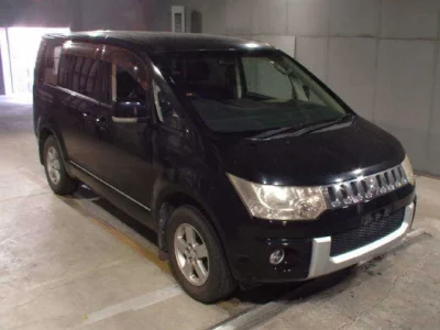 Mitsubishi DELICA D5  с аукциона в Японии