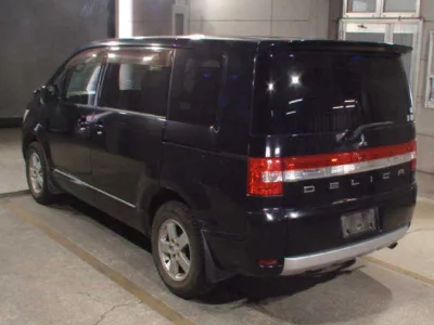 Mitsubishi DELICA D5  с аукциона в Японии