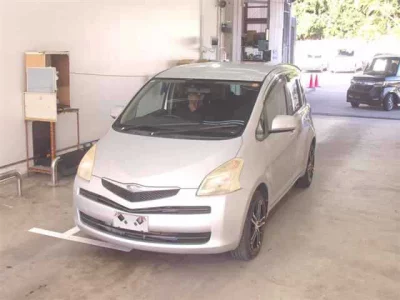 Toyota RACTIS  с аукциона в Японии