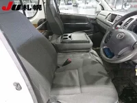 Toyota HIACE VAN лот № 1526 оценка R  с аукциона в Японии 4