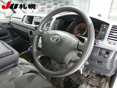 Toyota HIACE VAN  с аукциона в Японии