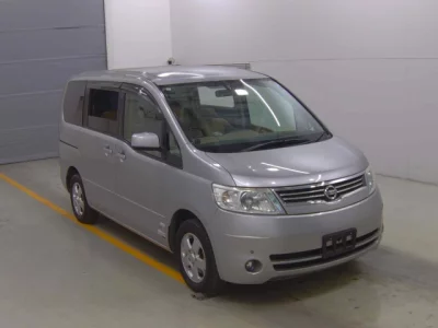 Nissan SERENA  с аукциона в Японии