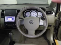 Nissan TIIDA LATIO лот № 8516 оценка 3  с аукциона в Японии 4