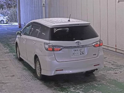 Toyota WISH  с аукциона в Японии