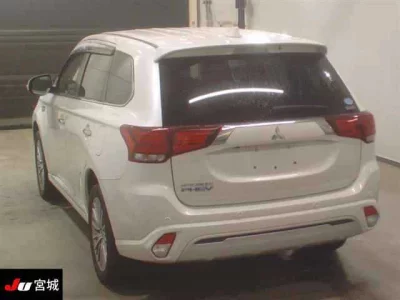 Mitsubishi OUTLANDER PHEV  с аукциона в Японии