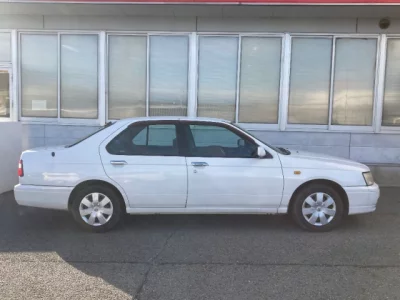 Nissan BLUEBIRD  с аукциона в Японии