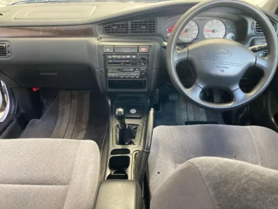 Nissan BLUEBIRD  с аукциона в Японии