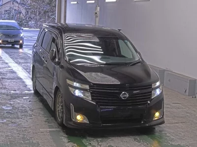 Nissan ELGRAND  с аукциона в Японии