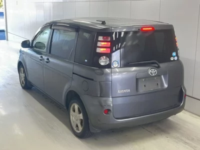 Toyota SIENTA  с аукциона в Японии