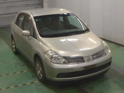 Nissan TIIDA LATIO  с аукциона в Японии