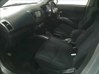 Mitsubishi OUTLANDER лот № 7146 оценка 3  с аукциона в Японии 2