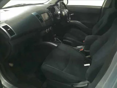 Mitsubishi OUTLANDER  с аукциона в Японии