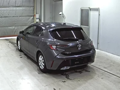 Toyota COROLLA SPORT  с аукциона в Японии