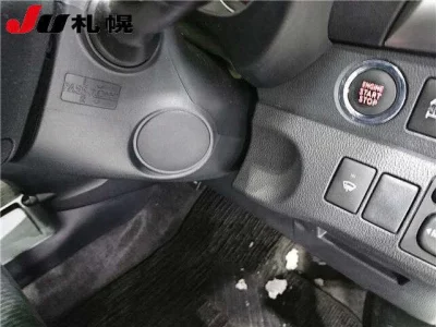 Toyota RACTIS  с аукциона в Японии