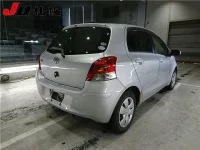 Toyota VITZ лот № 2103 оценка 3  с аукциона в Японии 1