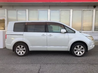Mitsubishi DELICA D5  с аукциона в Японии