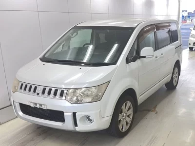 Mitsubishi DELICA D5  с аукциона в Японии